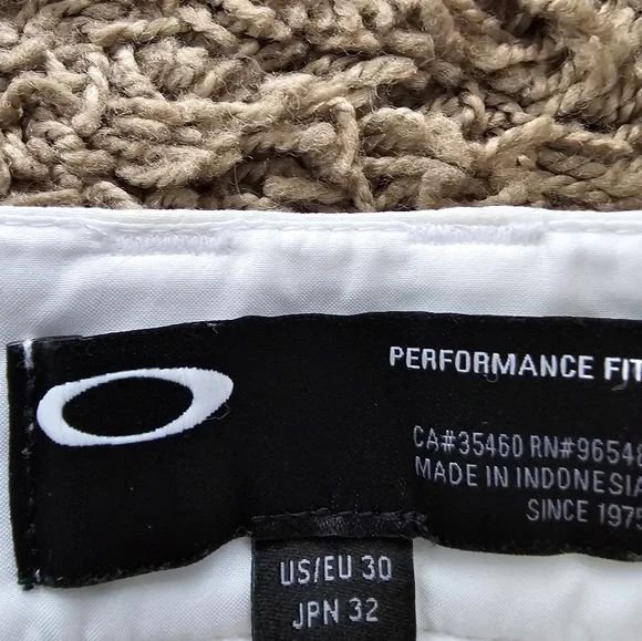Oakley White Men's Shorts - Picture 3 of 6